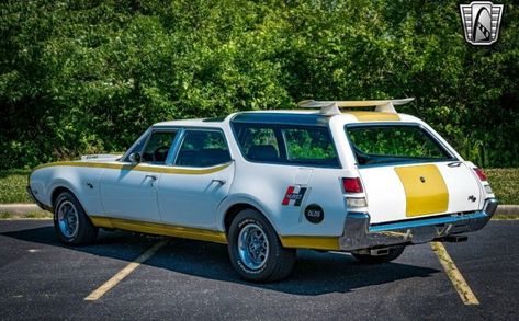 Muscle Wagon: 1969 Oldsmobile Vista Cruiser "Hurst/Olds" Oldsmobile Vista Cruiser, Hurst Car, 1969 Oldsmobile Cutlass Supreme, 1972 Oldsmobile Cutlass 442, 1970 Oldsmobile 442, Ice Car, Vista Cruiser, Pontiac Cars, Oldsmobile Cutlass