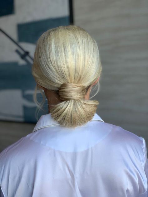 Keep up with the trend with this beautiful loop bun created by The Styling Stewardess. Perfect for a sleek bridal updo or for bridesmaids inspiration hair, hairstyle, bride hair, bridesmaids hair, updo, looped bun, blonde bridal hair, hair inspiration, bride inspo Stewardess Hairstyle, Bridesmaids Hair Updo, Sleek Bridal Updo, Blonde Bridal Hair, Hair Bridesmaids, Trendy Bun, Hairstyle Bride, Updo Bridal, Special Event Hair