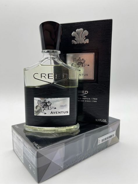 Creed Perfume Men, Creed Aventus Men, Perfume Animation, Perfume Collection Display, Creed Perfume, Small Perfume Bottles, Dior Parfum, Best Perfume For Men, Creed Aventus