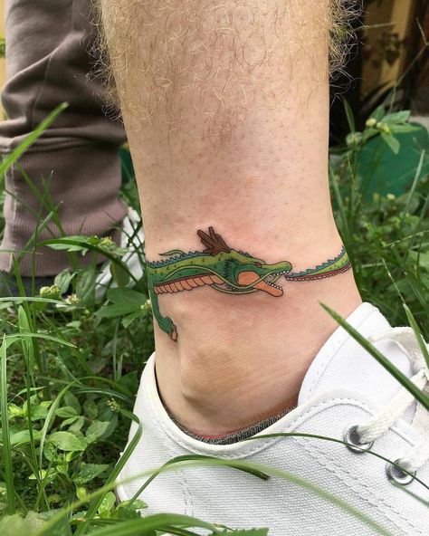 Tattoos Time on Instagram: “Artist: @_naradaya_ 🤩 Where: Guayaquil, Ecuador 🇪🇨 Tag, like & share 🙏 • • • #radtattoos #radtattoo #realtattoos #colortattoo…” Shenron Tattoo, Ankle Band Tattoo, Ankle Tattoo Men, Shen Long Tattoo, Nintendo Tattoo, Dbz Tattoo, Dragon Tattoo Meaning, Mangas Tattoo, Green Tattoos