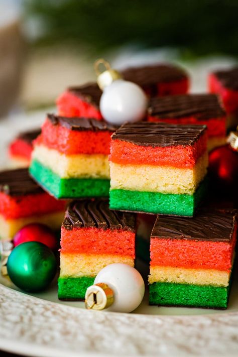 How to Make Classic Italian Rainbow Cookies Recipe - CucinaByElena Seven Layer Cookies, Rainbow Cookies Recipe, Almond Paste Recipes, Italian Rainbow Cookies, Vegan Italian Recipes, Vegan Italian, Rainbow Cookies, Almond Paste, Italian Christmas