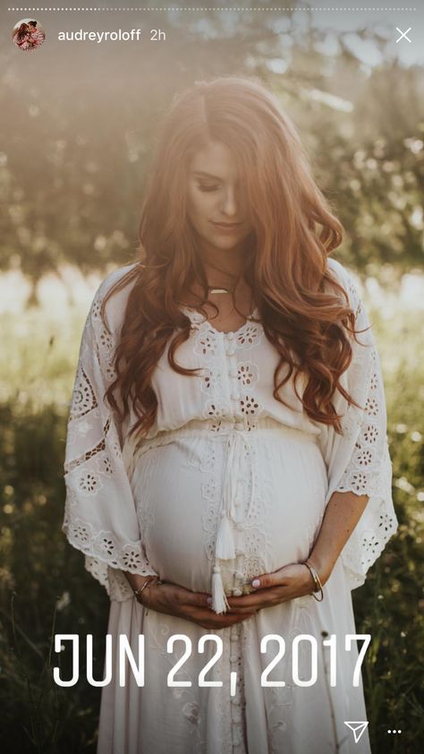 Credit to Audrey Roloff   Audrey Roloff Maternity pic Belly Photoshoot, Maternity Photography Black Couples, Maternity Winter, Audrey Roloff, Maternity Photography Poses Outdoors, Maternity Photo Outfits, Maternity Photography Outdoors, Pregnancy Goals, Maternity Photography Couples