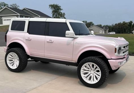 Pink Bronco, White Bronco, Bronco Car, New Bronco, Custom Jeep Wrangler, White Truck, Cool Car Accessories, Mom Car, Car Goals