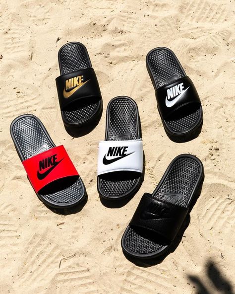 Black Nike Shoes Outfit, Nike Shoes Outfit, Nike Summer Shoes, Nike Benassi Slides, Slides Nike, Pink Nike Shoes, Nike Benassi, White Nike Shoes, Black Nike Shoes