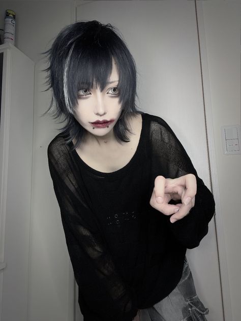 Vkei Haircut Short, Vkei Haircut, Haircut Short, Random People, Pose Style, Photo Pose Style, Photo Pose, Dream Hair, Starter Pack