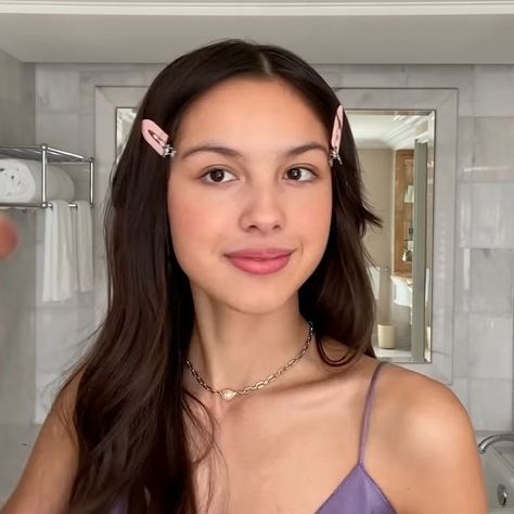 olivia rodrigo Olivia Rodrigo Icon, Olivia + Core + Aesthetic, Vogue Beauty, Mexican Girl, Celeb Crushes, + Core + Aesthetic, Fav Celebs, Olivia Rodrigo, Beauty Secrets