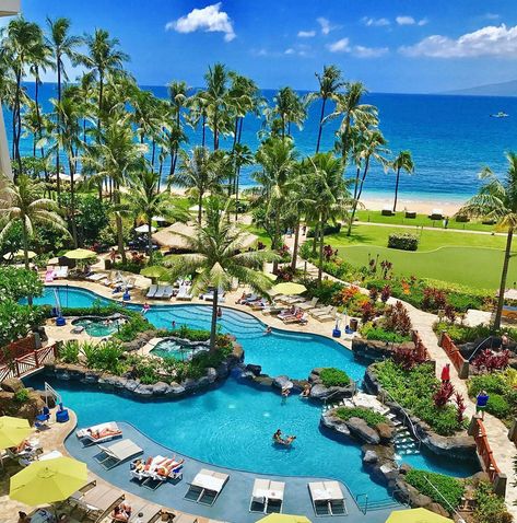 Hawaii Honeymoon Resorts, Kapalua Maui, Resorts In Hawaii, Mauna Kea Beach Hotel, Best Honeymoon Resorts, Popular Honeymoon Destinations, Hawaii Resorts, Hawaii Destinations, Hawaii Hotels