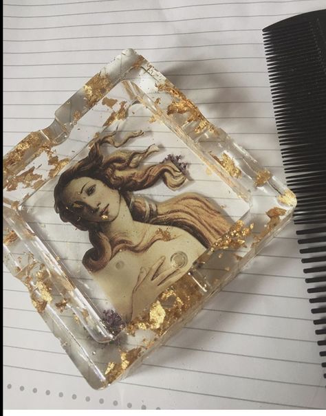 Diy Rolling Tray Ideas Resin, Resin Ashtray Ideas, Epoxy Ashtray, Epoxy Resin Ashtray, Ashtray Resin, Diy Resin Tray, Resin Ashtray, Creation Art, Diy Resin Projects