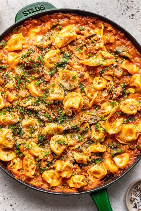 30 Minute Creamy Tortellini Pasta With Ground Turkey - Life is but a Dish Ground Turkey Tortellini, Creamy Tortellini Pasta, Ground Turkey Slow Cooker, Pasta With Ground Turkey, Ground Turkey Pasta Recipes, Crockpot Ground Turkey, Ground Turkey Crockpot Recipes, Crock Pot Tortellini, Bow Tie Pasta Recipe