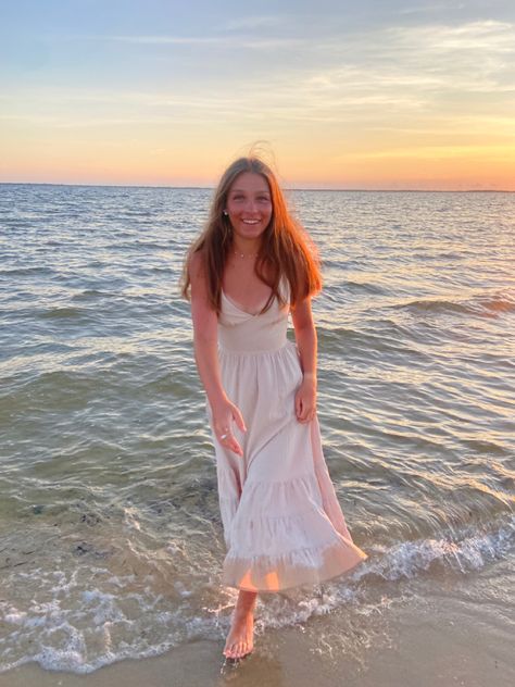 Short Beach Dresses Sundresses, Sundress Senior Pictures, Flowy Summer Dresses Sundresses Long, Senior Photo Dress Ideas, Beach Flowy Dress Photoshoot, Dresses On Beach, Summer Dress Picture Ideas, Sundress Picture Ideas, Beach Pictures Long Dress