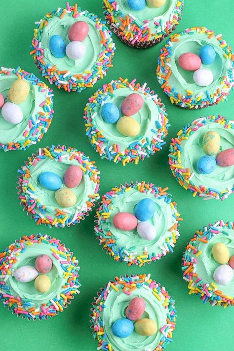 Easy Cupcake Decorating Ideas, Easy Cupcake Decorating, Easter Cupcake Ideas, Cupcake Easter, Easter Cupcakes Easy, Easy Cupcakes Decoration, Easter Deserts, Cupcake Decorating Ideas, Festa Jurassic Park