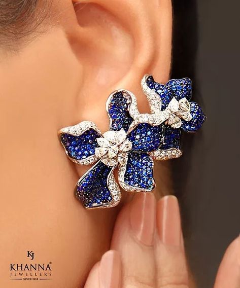 Khanna Jewellers, Expensive Jewellery, Mughal Jewelry, Bridal Diamond Jewellery, Ear Ring, Diamond Jewelry Designs, Expensive Jewelry, Diamond Jewellery, Floral Earrings