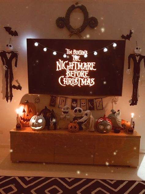 Tv Mount Ideas, Ornament Hot Chocolate, Disney At Home, Nightmare Before Christmas Movie, Tv Mounting, Disney Room Decor, Halloween Bedroom, Halloween Movie Night, Hot Chocolate Marshmallows