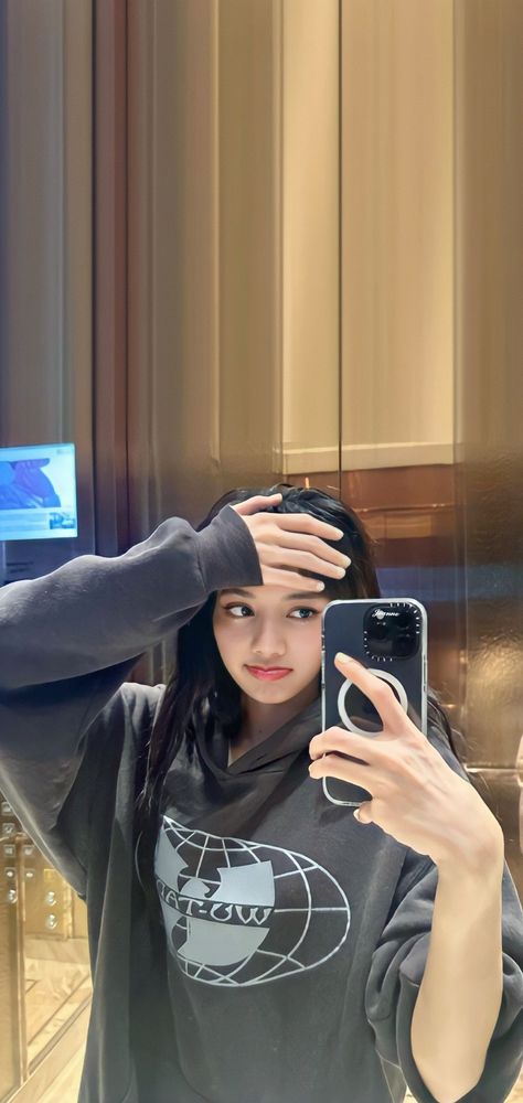 Blackpink Wallpaper For Iphone, Lisa Manoban Mirror Selfie, Lisa Girlfriend Material Wallpaper, Lisa With Phone, Lisa Pogi Pics, Lisa Manoban Wallpaper Iphone, Lisa Iphone Wallpaper, Lisa Wallpaper Aesthetic Lockscreen, Lalisa Wallpaper Iphone