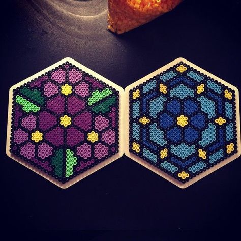 Stained glass Hama Beads Coasters, Bead Coasters, Floral Coasters, Melty Bead Patterns, Easy Perler Beads Ideas, Fuse Bead Patterns, Fusion Beads, Hama Beads Design, 8bit Art