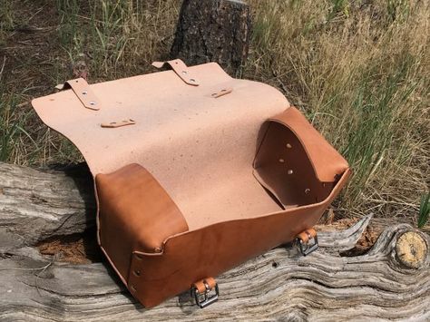 Leather Possibles Bag, Possibles Bag, Leather Work Bag, Saying Hello, Bags Handmade, Veg Tan Leather, Leather Products, Pencil Bags, Leather Bags Handmade