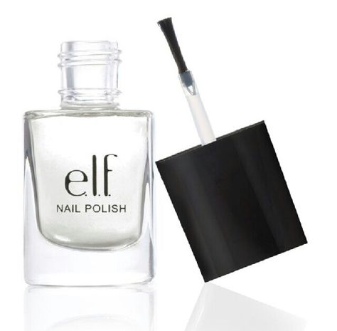 Genius Ideas To Use Clear Nail Polish On! #Beauty #Musely #Tip Elf Nail Polish, Pretty Eyeshadow, Clear Nail, Nail Polish Bottles, Toenail Polish, Clear Nail Polish, Popular Nails, Nail Polish Sets, Nail Polish Designs