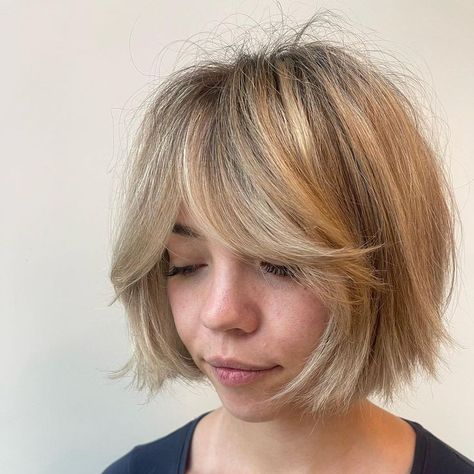 Bob with Curtain Bangs Bob With Curtain Bangs, Blonde Bob With Bangs, Petite Blonde, Tan Skin Blonde Hair, Short Blonde Bobs, Messy Bob, Korean Short Hair, Stylish Short Hair, Face Framing Bangs