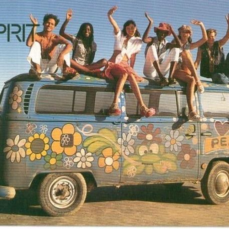 Hippy Movement (@hippymovement) • Instagram photos and videos Vw Hippie Van, Arte Hippy, Hippie Camper, Mundo Hippie, Vw Bus T2, Flower Power Hippie, Hippie Bus, Volkswagen Van, Vintage Vw Bus