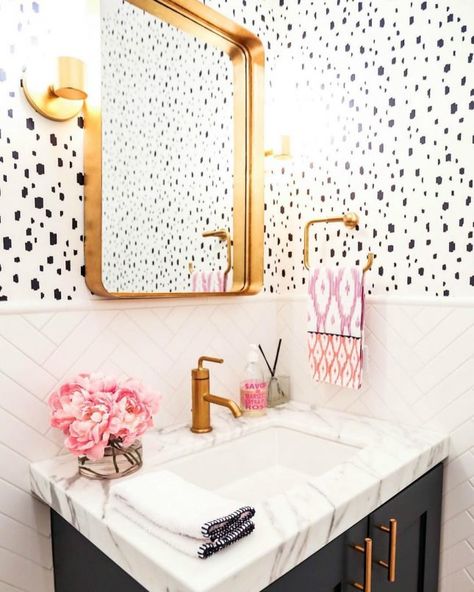 11 Bold and Beautiful Kate Spade New York-Inspired Bathroom Ideas via Brit + Co Spotted Wallpaper, Herringbone Backsplash, Bad Inspiration, Tile Trends, Bathroom Counters, Hygge Decor, Vinyl Decor, Girls Bathroom, Bathroom Wallpaper