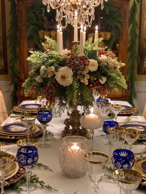 Dinner Table Set Up, Table Setting Etiquette, Dining Room Table Settings, Table Setting Decor, Christmas Interiors, Thanksgiving Table Settings, Beautiful Table Settings, Digital Creator, Pretty Tables