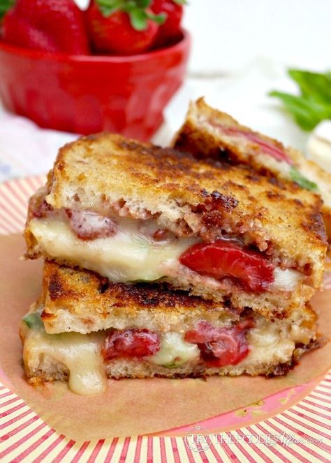 Brie Grilled Cheese, Yummy Sandwiches, Grilled Cheese Recipe, Gourmet Grilled Cheese, Strawberry Balsamic, Grilled Cheese Sandwiches, Restaurant Specials, Grilled Cheese Recipes, Brie Cheese