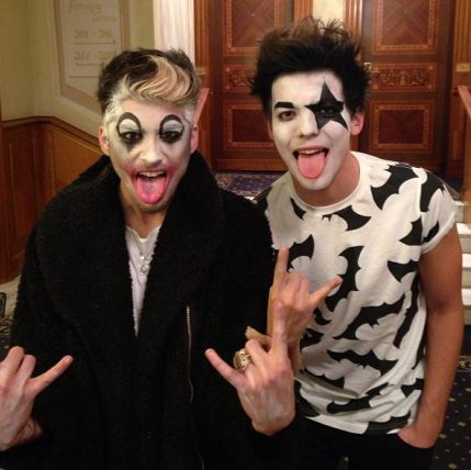 One Direction Halloween | Celebrity Halloween Costumes One Direction Louis Tomlinson, One Direction Louis, Best Selfies, Celebrity Halloween Costumes, One Direction Photos, Louis And Harry, Nicole Scherzinger, One Direction Pictures, Fantasias Halloween