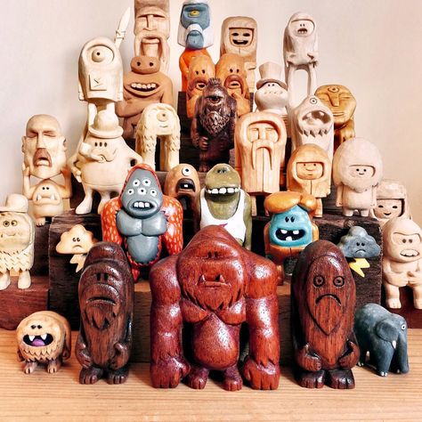 Wood Carving Small Figures, Wood Whittling Aesthetic, Small Wooden Carvings, Hand Carved Wood Sculpture, Wood Carving Figures, Wood Figures Carving, Wood Carving Jewelry, Wood Carving Art For Beginners, Shinto Kami