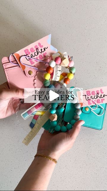 Sierra Miller | Content Creator on Instagram: "Teacher gift idea to kick off the school year 🍎 I had to reshare this fun way to spruce up a giftcard! All items from @hobbylobby 🛍️ Printable from @threadmama_story  . . . . .  #teachergift #teachergifts #teachergiftideas #backtoschool #backtoschool2024 #teachergiftidea #teacherappreciationweek #teacherappreciationday #teacherappreciationgift #teacherappreciationgifts #hobbylobby #hobbylobbyfinds" Trader Joe’s Teacher Gifts, Teachers Day Ideas Gift, Teacher Basket Ideas, Teacher Birthday Gifts From Students, Gifts For Mentor Teacher, Teacher Day Gifts Ideas, Teacher Gift Basket Ideas, Teachers Day Gift Ideas, Free Teacher Appreciation Gifts