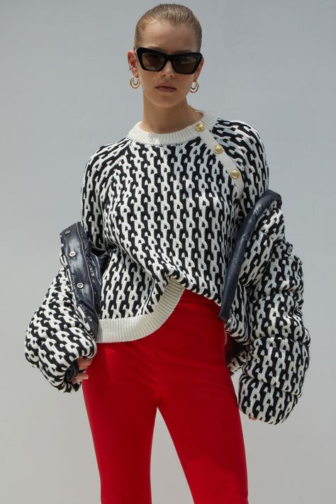 Derek Lam 10 Crosby Resort 2023 Collection | Vogue Knitwear Trends, Resort 2023, Derek Lam 10 Crosby, Sweater Trends, Knitwear Fashion, Print Trends, Derek Lam, Knit Outfit, Knit Fashion