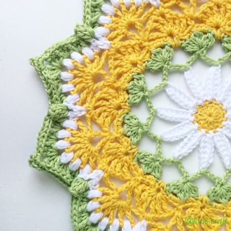 Daisily Doily mini-CAL (part 5) - Inas Craft Cal Crochet, Colored Doilies, Lacy Crochet, Front Post Double Crochet, Crochet Table, Mini Crochet, Crochet Circles, Crochet Table Runner, Crochet Inspiration