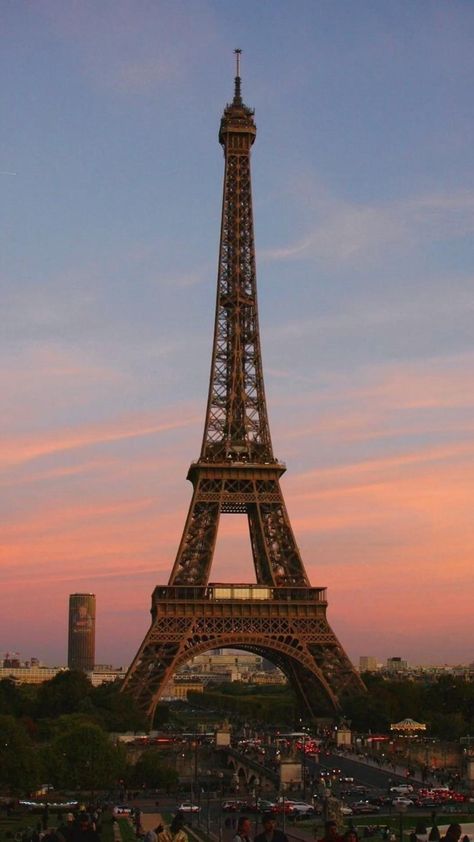 Paris Aesthetic Sunset, Eiffel Tower Aesthetic Wallpaper, Tour Eiffel Aesthetic, Pairs Aesthetic, Paris Eiffel Tower Aesthetic, Eiffel Tower Aesthetic, Sunset Paris, France Pictures, Torre Eiffel Paris