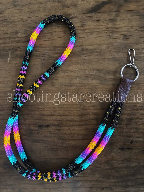 Beaded Wristlets Native American, Native American Bracelets Pattern, Native Beaded Lanyard, Beaded Lanyards Native American Pattern, Indigenous Beaded Lanyard, Native Beaded Lanyards, Beaded Keychains Native American, Beaded Lanyards Diy, Beaded Lanyard Patterns