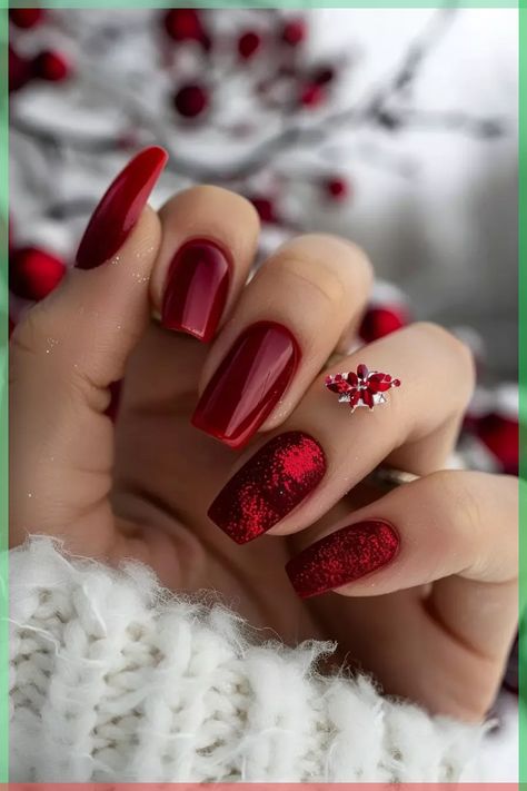 Get ready to make a bold style statement this summer with stunning red nails that exude confidence and beauty. Constellation Nail Art, Western Nails, Red Christmas Nails, Halloween Press On Nails, Almond Shape Nails, Nails Red, Sparkle Nails, Trendy Nail Design, Pastel Nails