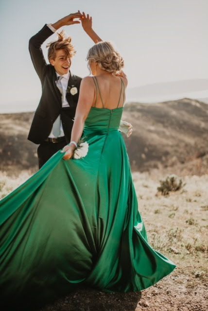 High School Dance Dresses, Emerald Green Silk Dress, Prom Dresses Sherri Hill, Green Silk Dress, High School Dance, School Dance Dresses, Green Silk Dresses, Prom Poses, Emerald Green Dresses