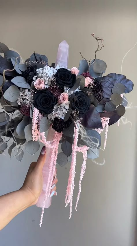 Enchanted Forest Wedding Theme, Rose Quartz Wedding, Gothic Wedding Theme, Nordic Wedding, Dark Wedding Theme, Forest Theme Wedding, Crystal Bouquet, Celestial Wedding, Dark Wedding