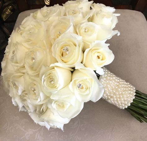 White Roses, Diamond Pins and Pearls Fresh Rose Bridal Bouquet, White Roses With Pearls Bouquet, Pearl Bride Bouquet, Wedding Flowers With Pearls, Wedding Flower Bouquets Bridal White Roses, Bride Flower Bouquet White Rose, Bidermaer Ideas, Wedding Bouquets With Pearls, Bridal Bouquet With Pearls