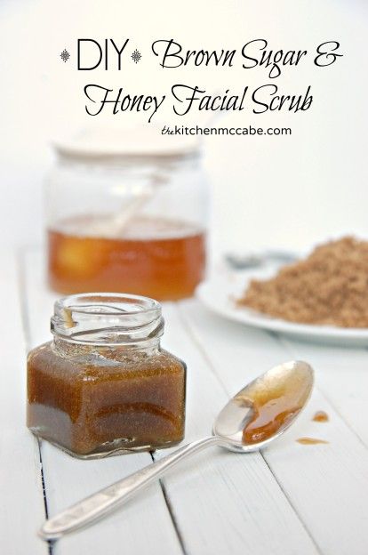 Diy Brown Sugar, Facial Scrub Recipe, Diy Facial Scrub, Honey Scrub, Scrub Ingredients, Honey Facial, Face Scrubs, Sugar Scrub For Face, Honey Face