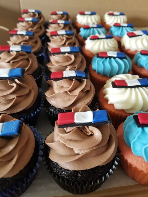 Police Kids Birthday Party, Police Cupcakes Ideas, Police Cupcakes, Policeman Birthday Party, Police Car Cakes, Police Birthday Cakes, Police Themed Birthday Party, Police Birthday Party, Police Retirement