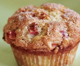 Rhubarb Sour Cream Muffins | Around and About Sour Cream Muffins, Glutenfri Baking, Fresh Rhubarb, Sommer Mad, Rhubarb Muffins, Rhubarb Desserts, Chile Sauce, Summer Breakfast, Rhubarb Recipes