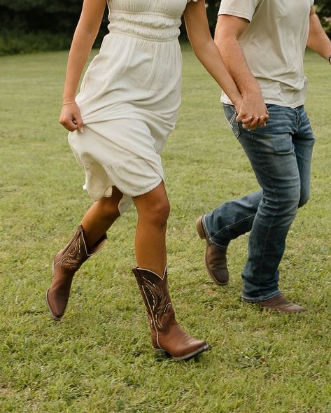 - a cowboy kind of love 🤎 . . . #ohiocouplephotographer #daytoncouplephotographer #akronphotographer #cincinnaticouplesphotographer #westernengagement #westernengagementphotos #cowboyphotoshoot #westernphotoshootinspo #ohiowestern #westerntravelphotograpgher Ohio Couple Photographer, Dayton Couple Photographer, Western Engagement Photoshoot, Engagement Inspo Cowboy Engagement Photos, Ranch Photoshoot, Cowboy Photoshoot, Western Couple Photoshoot, Western Engagement Photos, Western Couple, Cute Country Couples, Western Photoshoot, Western Engagement