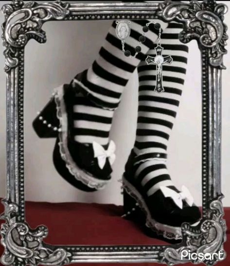 ♰Taniya on Instagram Ghost Princess, 2010 Fashion, Dark Coquette, Gothic Dolls, Alt Fashion, Harajuku Fashion, Gothic Lolita, Tim Burton, Dream Clothes