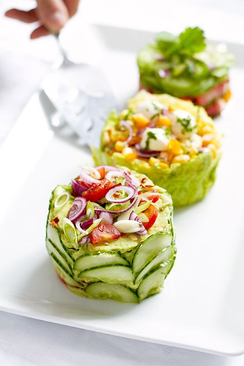 Mini Salad Cakes Salad Cakes, Mini Salad, Salad Cake, Potluck Ideas, Christmas Salads, Potluck Recipes, Holiday Appetizers, Snacks Für Party, Salad Bar