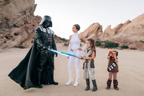 Father Birthday Party Ideas, Family Star Wars Costume, Centerpieces For Men, Star Wars Family Costumes, Hotel Transylvania Movie, Halloween Costumes Family, Princess Leia Costume, Star Wars Halloween Costumes, Couples Disney