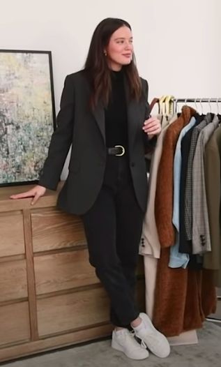 Elegant Outfit Casual Classy Plus Size, Cool Office Outfits Women Plus Size, Casual Minimalist Outfit Plus Size, Winter Work Outfit Midsize, Formal Business Attire Women Plus Size, Curvy Masculine Fashion, Work Outfits Women Office Mid Size, Corporate Attire Women Midsize, Buisnesscore Outfit Plus Size