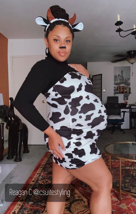 Pregnant Cow Inspired Halloween Costume Cute Halloween Costumes For Pregnant Women, Cute Pregnant Halloween Costumes, Pregnant Cow Halloween Costumes, Pregnant Cow Costume, Couples Costume Pregnant Maternity Halloween, Hilarious Pregnant Halloween Costumes, Halloween Customers For Pregnant Women, Maternity Costumes, Pregnant Costume