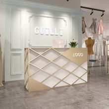 Fashion Cash Desk Checkout Counter Clothing Shop Furniture Checkout Counters for Sale Aesthetic Reception Desk, Boutique Reception Desk, Boutique Reception, Reception Desk Lighting, Luxury Reception Desks, Front Reception Desk, Company Reception, Store Cashier, Office Reception Table Design