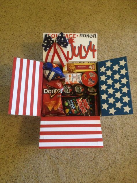 Fourth of July Care Package #army #deployment #4thofjuly Soldier Care Package Ideas, 4th Of July Care Package, Care Package Themes, Army Care Package, Soldier Care Packages, Fall Care Package, Deployment Care Package Ideas, Deployment Packages, Missionary Care Packages