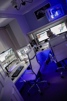 Just another battlestation pic - Imgur Video Game Rooms, Custom Pc, Computer Room, Gaming Room Setup, Gamer Room, Computer Setup, Video Game Room, Chicken House, Game Room Design