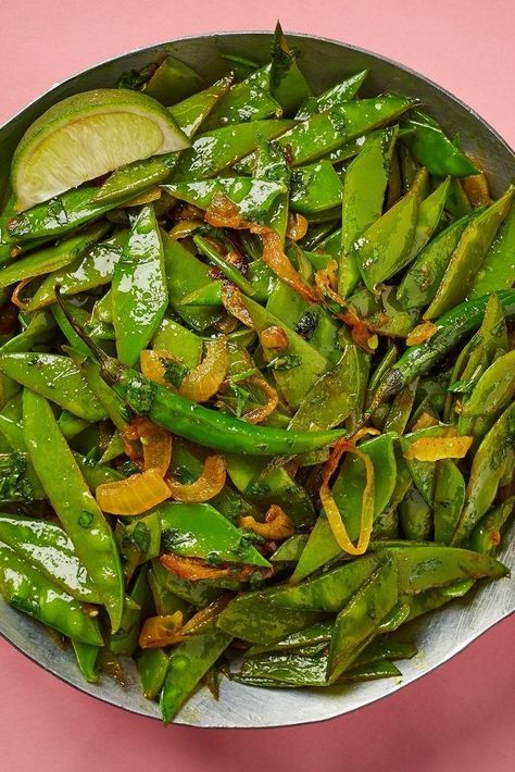 Mangetout Recipe, Bangladeshi Iftar, Bangladesh Recipes, Bengali Veg Recipes, Bangladeshi Recipes, Salsa And Guacamole, Nadiya Hussain, Bengali Cuisine, Bengali Recipes